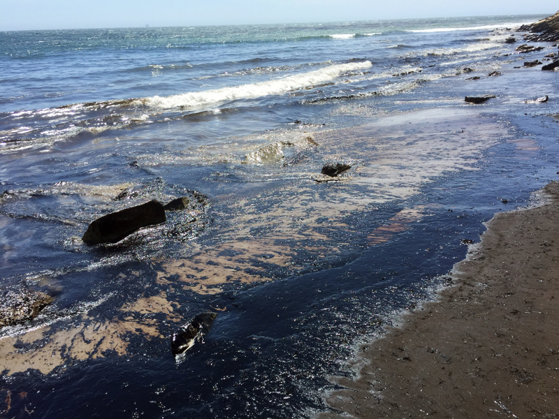 Illustration for article titled Santa Barbara Still Reeling From the Worst Oil Spill in Decades